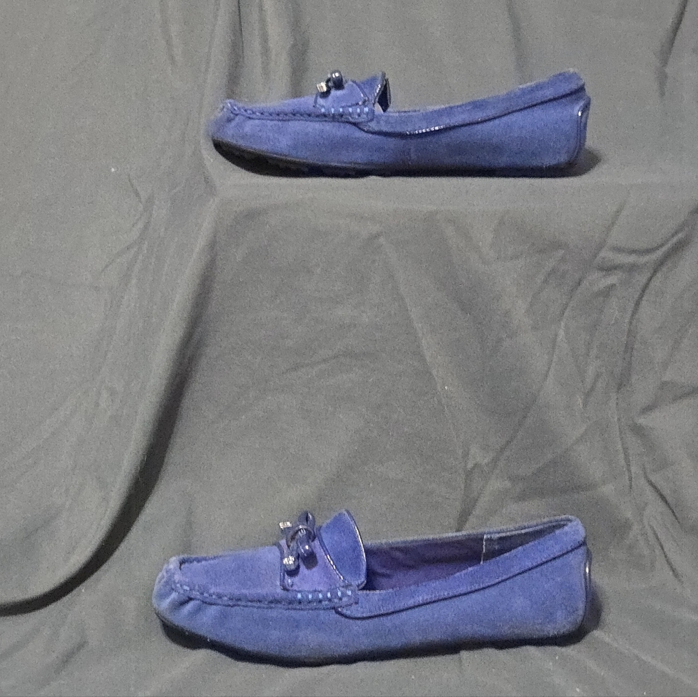 Isaac Mizrahi Blue Suede Loafers - Moccasins - Slip On Driving Shoes - Size 6 - Picture 3 of 10